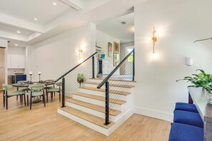 Interior - 3,200-sq-ft Hideaway 5 Mi to Downtown Sarasota! (Sarasota)