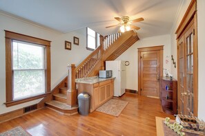 House (5 Bedrooms) | Interior