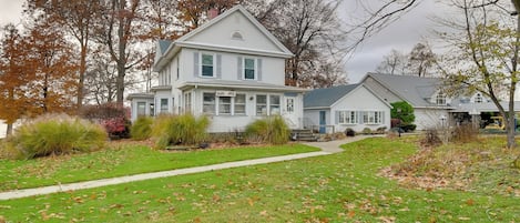 House (5 Bedrooms) | Exterior