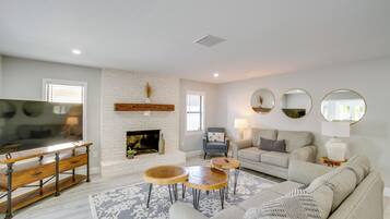 House (4 Bedrooms) | Interior