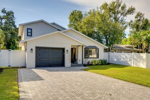 House (4 Bedrooms) | Interior - 4 Mi to Siesta Key: Family Getaway w/ Balcony (Sarasota)