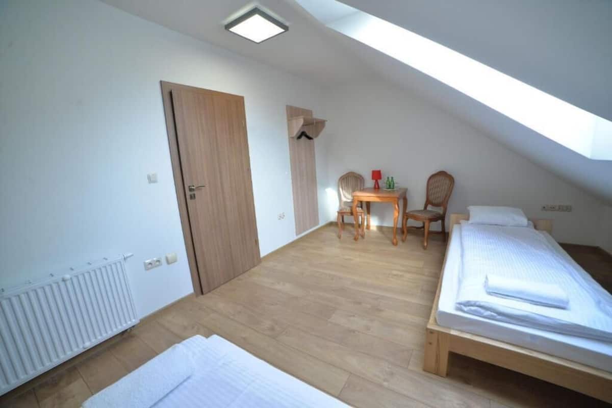 Free WiFi, bed sheets