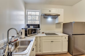 Apartment (1 Bedroom) | Interior - Hike & Sip in North Georgia: Apartment w/ Deck (Alto)