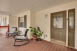 Apartment (1 Bedroom) | Interior - Hike & Sip in North Georgia: Apartment w/ Deck (Alto)