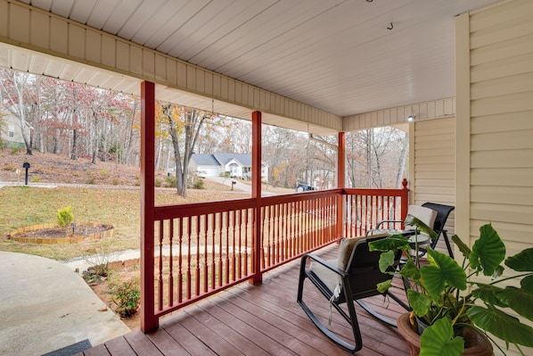 Apartment (1 Bedroom) | Interior - Hike & Sip in North Georgia: Apartment w/ Deck (Alto)