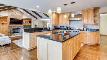 Vila (5 Bedrooms) | Parte interna