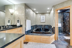 Villa (5 Bedrooms) | Interior