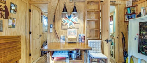 House (1 Bedroom) | Interior