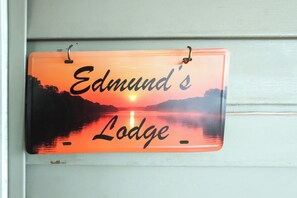 Apartment (3 Bedrooms) | Interior - Walk to Nauvoo Temple: Remodeled Family Apartment (Nauvoo)