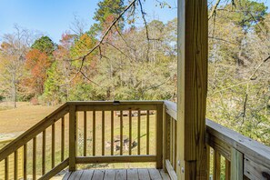 Interior - Wooded Couples Haven! 15 Mi to Wrightsville Beach (Wilmington)