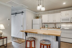 Apartment (1 Bedroom) | Interior - Wooded Couples Haven! 15 Mi to Wrightsville Beach (Wilmington)