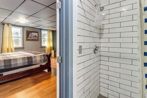 Apartment (3 Bedrooms) | Interior - 4 Mi to Mauch Chunk Lake: Spacious Apt w/ Bar! (Summit Hill)