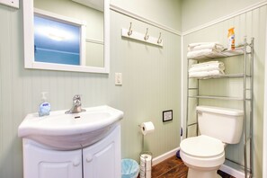 Apartment (1 Bedroom) | Interior - Comfy, Freshly Remodeled Apt Near Nauvoo Temple (Nauvoo)