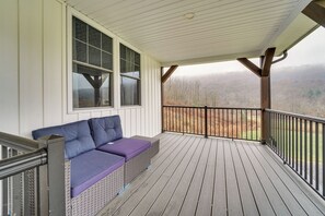 House (4 Bedrooms) | Interior - Mtn Views! Peaceful Rural Retreat in Mapleton (Mapleton Depot)