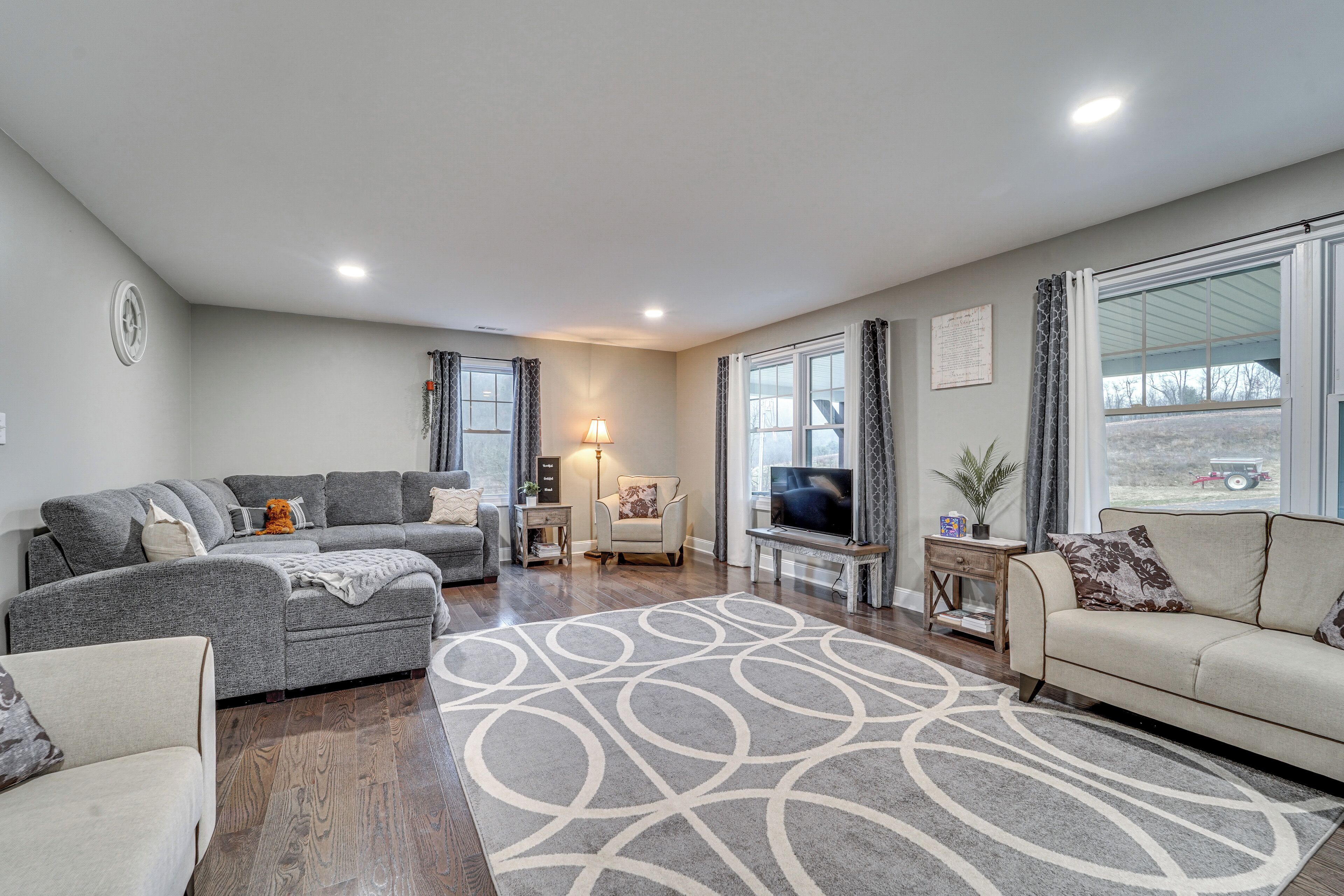 House (4 Bedrooms) | Interior