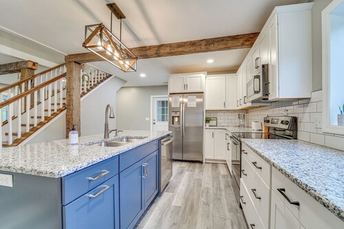 Mtn Views! Peaceful Rural Retreat in Mapleton