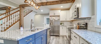 Mtn Views! Peaceful Rural Retreat in Mapleton