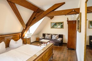 Desk, free WiFi - Schloss Grochwitz (Herzberg)