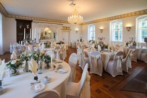 قاعة الولائم والاحتفالات