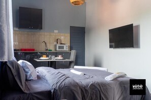 Studio, City View | Laptop workspace, iron/ironing board, free WiFi - Lobo studio apartments  (Serrekunda)