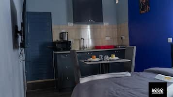 Studio, City View | Laptop workspace, iron/ironing board, free WiFi