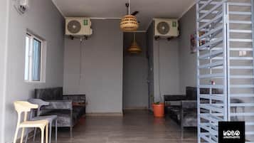 Estúdio, vista para a cidade | Área de estar