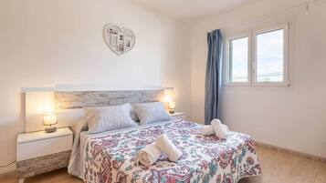 Fer et planche Ă repasser, Wi-Fi, draps fournis