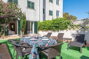 Outdoor dining - To complete (Cala Ferrera)