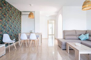 Living area - To complete (Cala Ferrera)