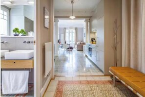 Interior - Barcelona Classic – Elegant City-Center Apartment in Eixample (Barcelona)