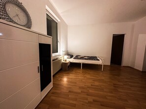 Bed sheets - Apartment 'Haus 3 Musketiere' with Shared Garden (Augsburg)