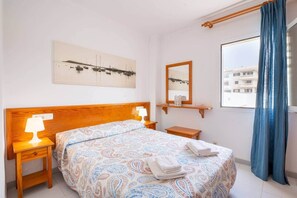 Bügeleisen/Bügelbrett, WLAN, Bettwäsche