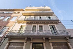Exterior detail - Amazing 3 bedroom+2bathroom minutes from Pl España (Barcelona)