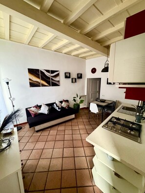 Smart TV - TRASTEVERE ROME'S HEART CHARMIG APPARTMENT 88 (Roma)