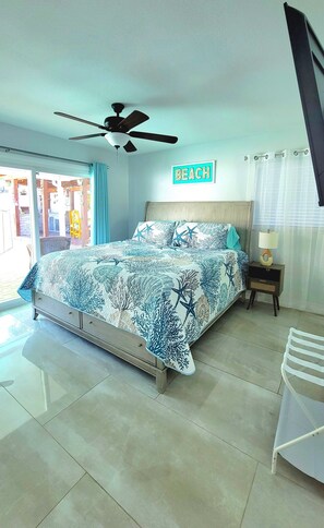 4 bedrooms, desk, free WiFi, bed sheets - Villa Azalea · 4BR Heated Pool · Game Room · Near Gulf Beaches (Seminole)