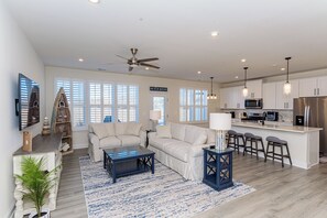 Smart TV - Beautifully decorated 3 bed, 2.5 bath Pet Friendly townhome in the Bishops Landing Community! Wifi Available, Pools, Fitness Center, Tennis, Beach Shuttle, Playground! (Millville)