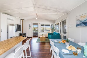 Dining - Love You Moore-Breathtaking Views of Both Ocean and River. (Guilderton)