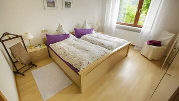 2 habitaciones, tabla de planchar con plancha, wifi y ropa de cama