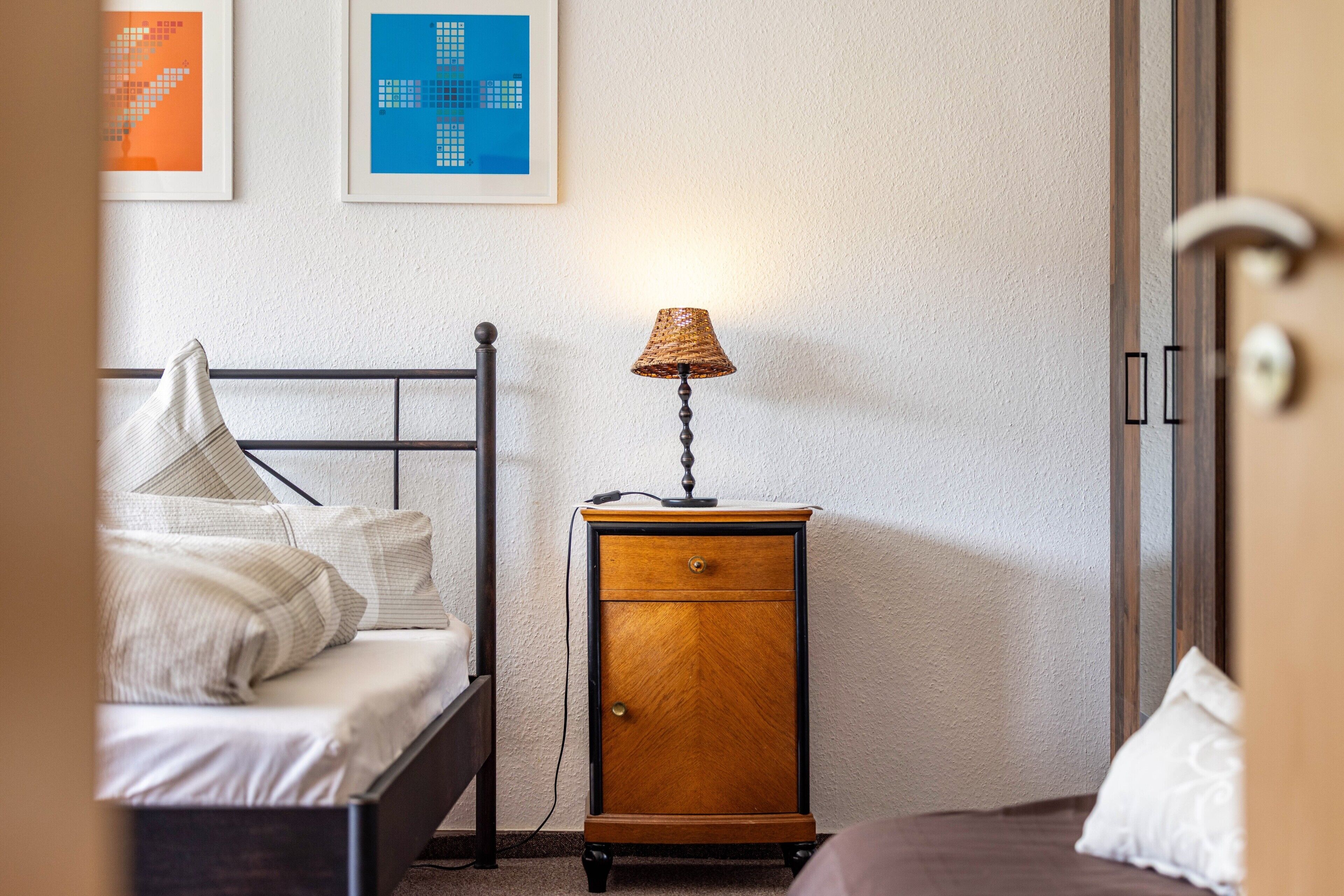 2 dormitorios, tabla de planchar con plancha, wifi y ropa de cama