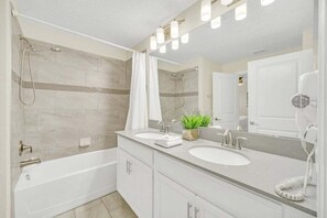 Bathroom - Beautiful Paradise Palms Retreat 4 Bedroom Townhouse (Kissimmee)