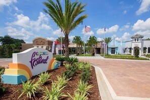 Townhome, 5 Bedrooms | Property grounds - 5 Bed Multiple Bunks Perfect For Kids With Pool! 5 Bedroom Townhouse (Davenport)