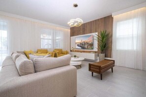 Biệt thự, nhiều phòng ngủ | Khu phòng khách