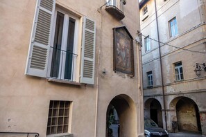 Apartment, 2 Bedrooms, Balcony | Exterior detail - Casa Piazzetta ti Aspetta! (Saluzzo)