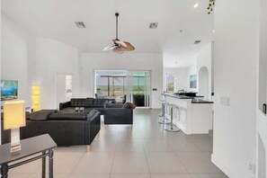 Villa, 5 Bedrooms | Interior - Beautiful Golf Resort & Private Pool Area! 5 Bedroom Villa (Davenport)