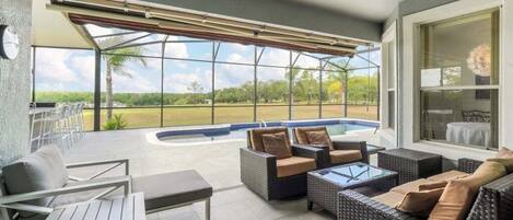 Villa, 5 Bedrooms | Interior