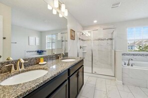 Villa, 6 Schlafzimmer | Badezimmer