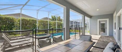 Villa, 6 chambres | Restauration extérieure