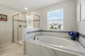 Villa, 6 chambres | Salle de bain