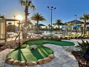 Property grounds - Stunning 4 Bed Townhome Pool & Waterpark 4 Bedroom Townhouse (Davenport)