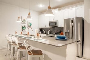 Townhome, 4 Bedrooms | Private kitchen - Stunning 4 Bed Townhome Pool & Waterpark 4 Bedroom Townhouse (Davenport)